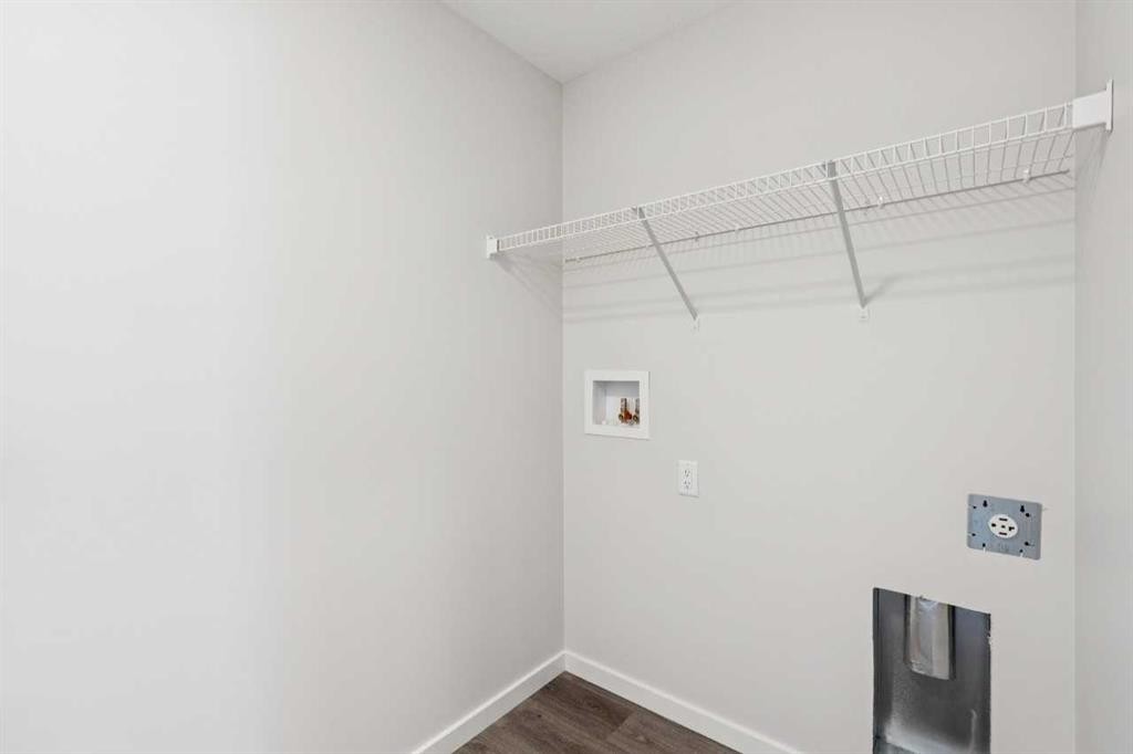 386 Heritage Boulevard, Cochrane, AB - Indoor With Storage