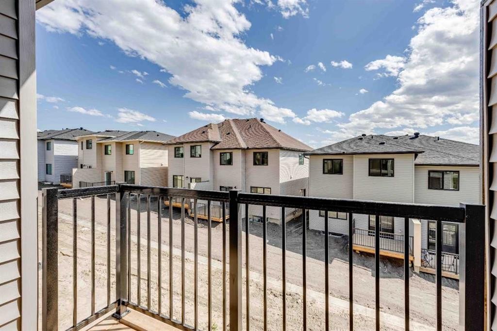 386 Heritage Boulevard, Cochrane, AB - Outdoor