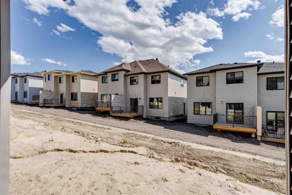 386 Heritage Boulevard, Cochrane, AB - Outdoor
