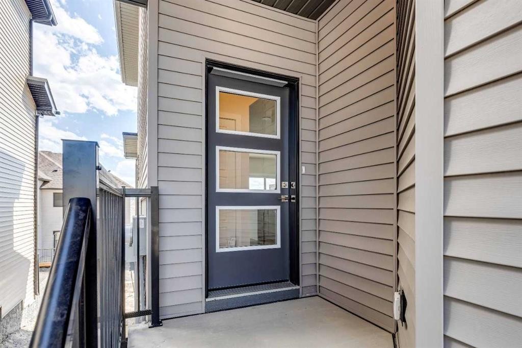 386 Heritage Boulevard, Cochrane, AB - Outdoor With Exterior