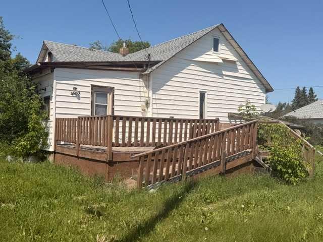 4903 48 Street, Hardisty, AB - Outdoor