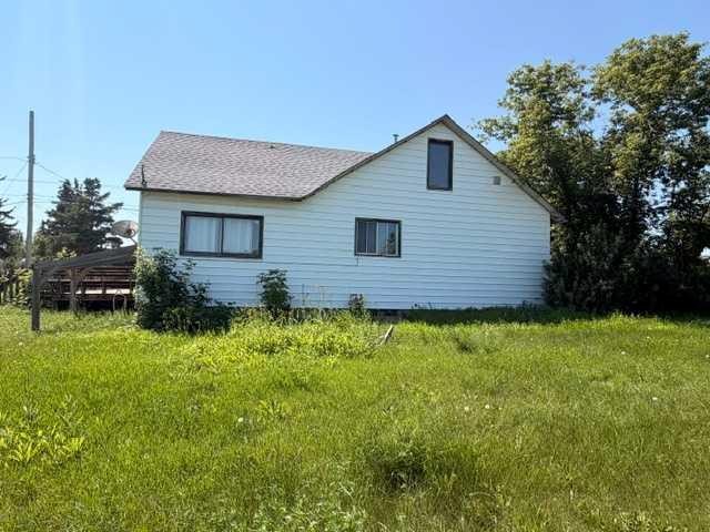 4903 48 Street, Hardisty, AB - Outdoor