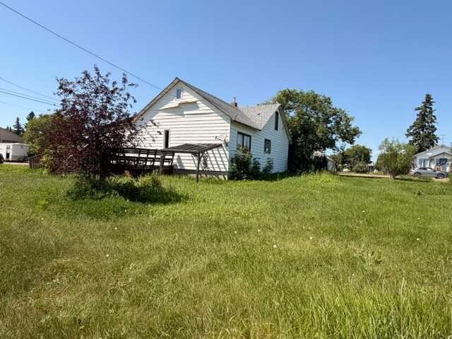 4903 48 Street, Hardisty, AB - Outdoor