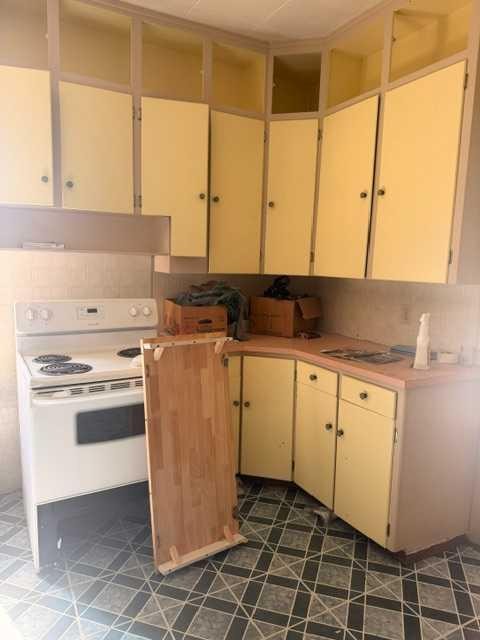 4903 48 Street, Hardisty, AB - Indoor Photo Showing Kitchen