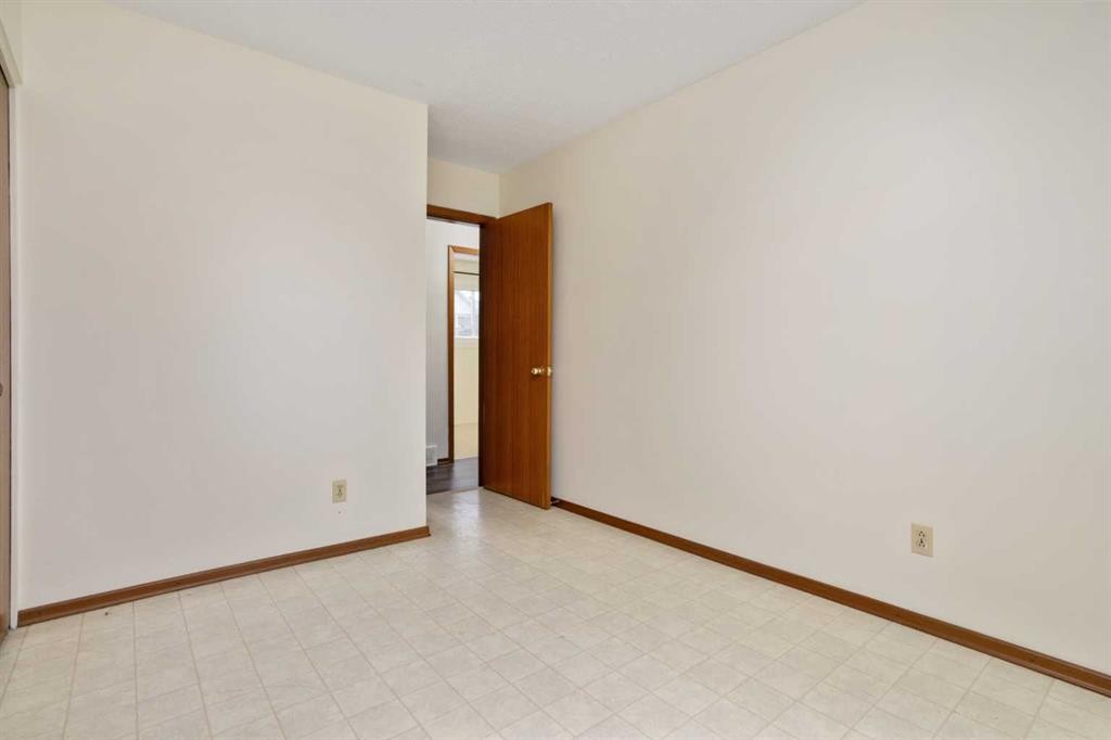 36 Grandview Crescent, Camrose, AB - Indoor Photo Showing Other Room