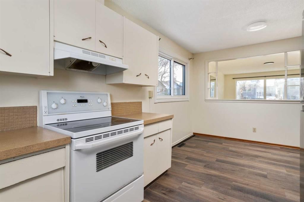 36 Grandview Crescent, Camrose, AB - Indoor Photo Showing Kitchen