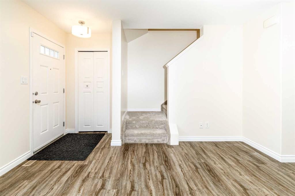 19 Reid Court, Sylvan Lake, AB - Indoor Photo Showing Other Room