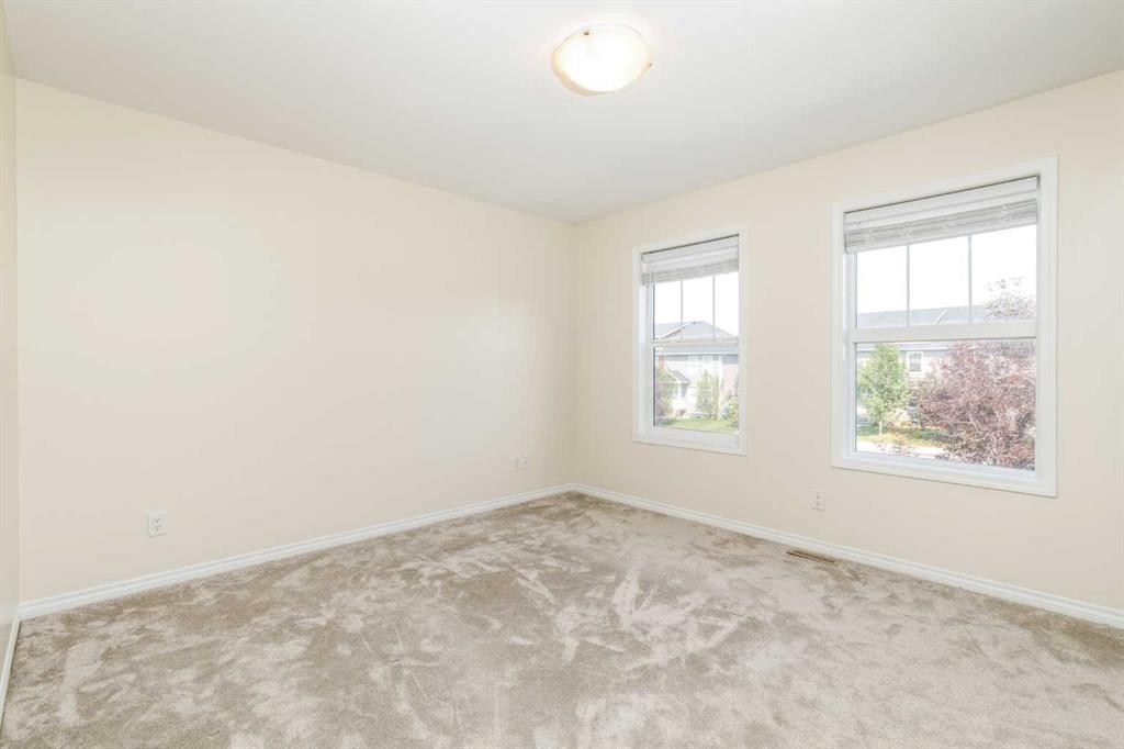 19 Reid Court, Sylvan Lake, AB - Indoor Photo Showing Other Room