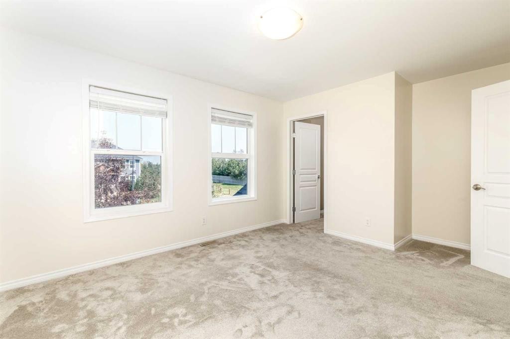 19 Reid Court, Sylvan Lake, AB - Indoor Photo Showing Other Room