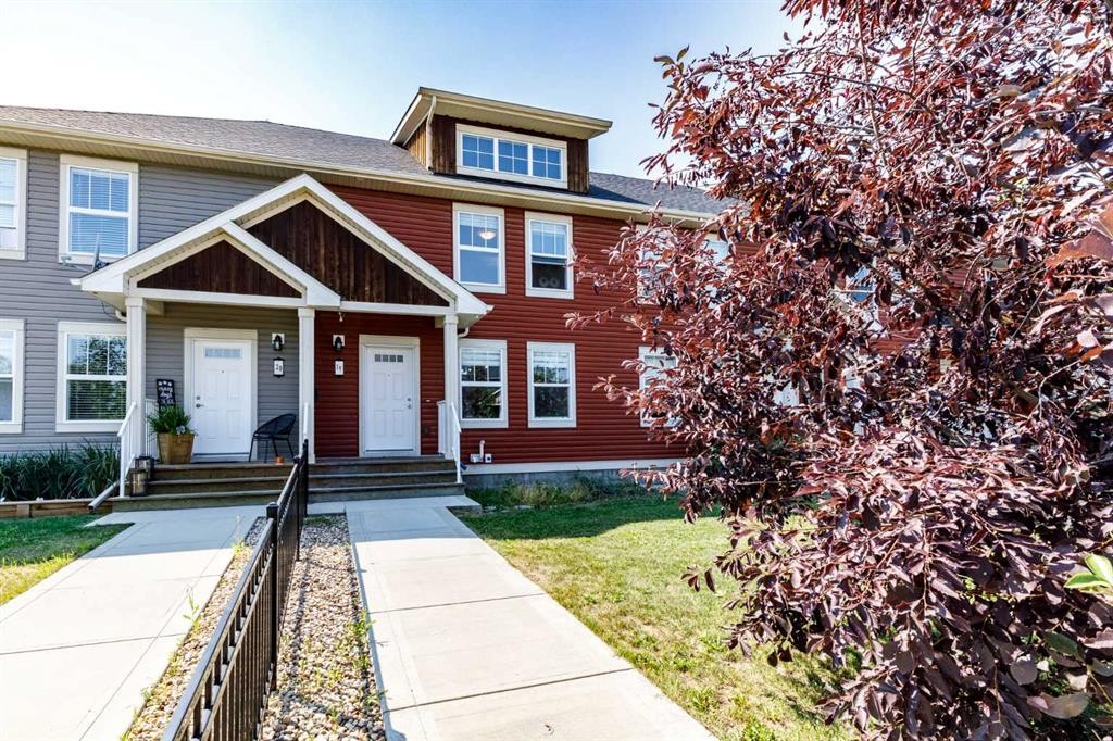 19 Reid Court, Sylvan Lake, AB - Outdoor With Facade