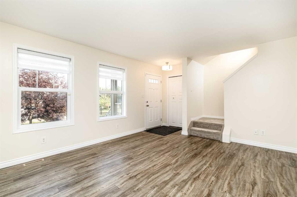 19 Reid Court, Sylvan Lake, AB - Indoor Photo Showing Other Room