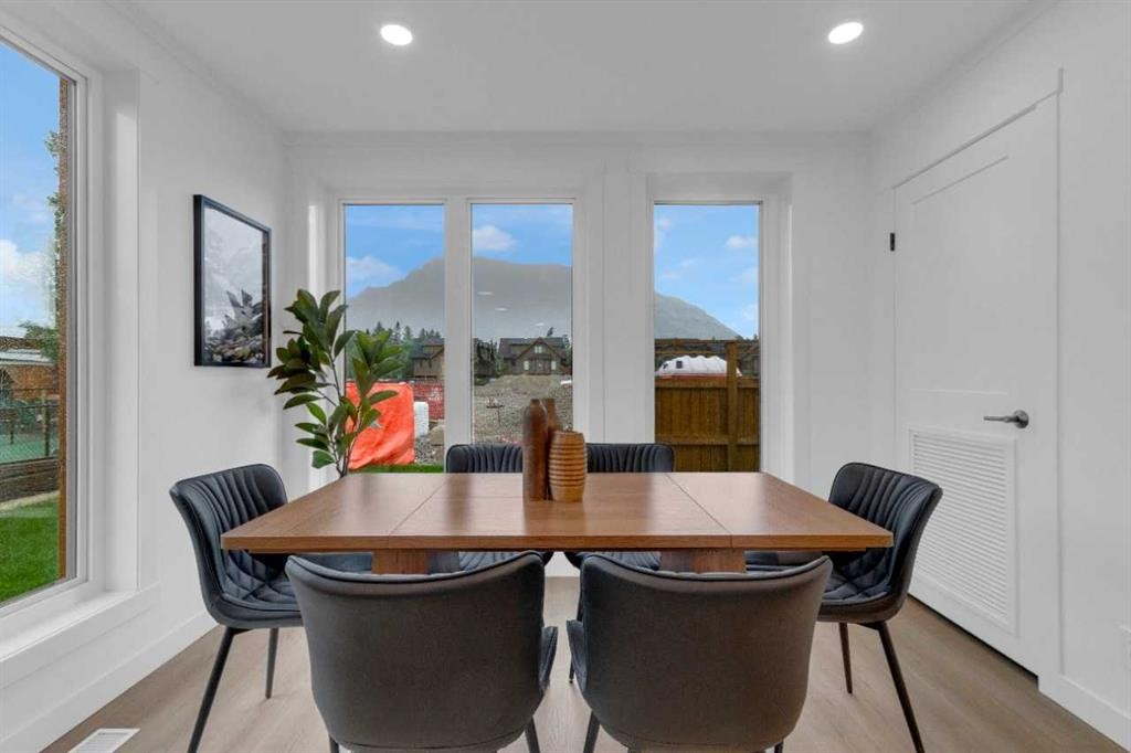 523-608 7 Avenue, Canmore, AB - Indoor Photo Showing Dining Room