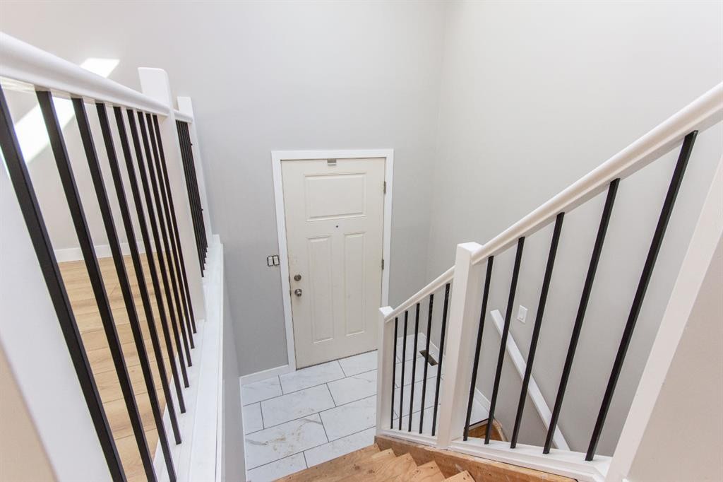 98 Greenham Drive, Red Deer, AB - Indoor Photo Showing Other Room