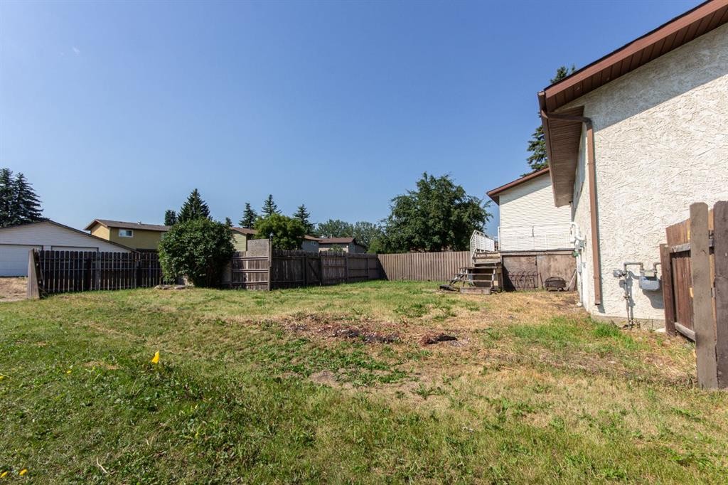 98 Greenham Drive, Red Deer, AB - Outdoor