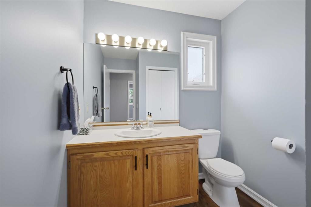 40102 Highway 815, Rural Lacombe County, AB - Indoor Photo Showing Bathroom