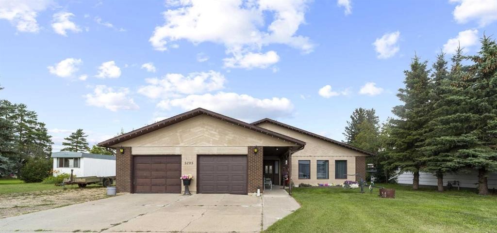 5205 48 Avenue, Sedgewick, AB - Outdoor