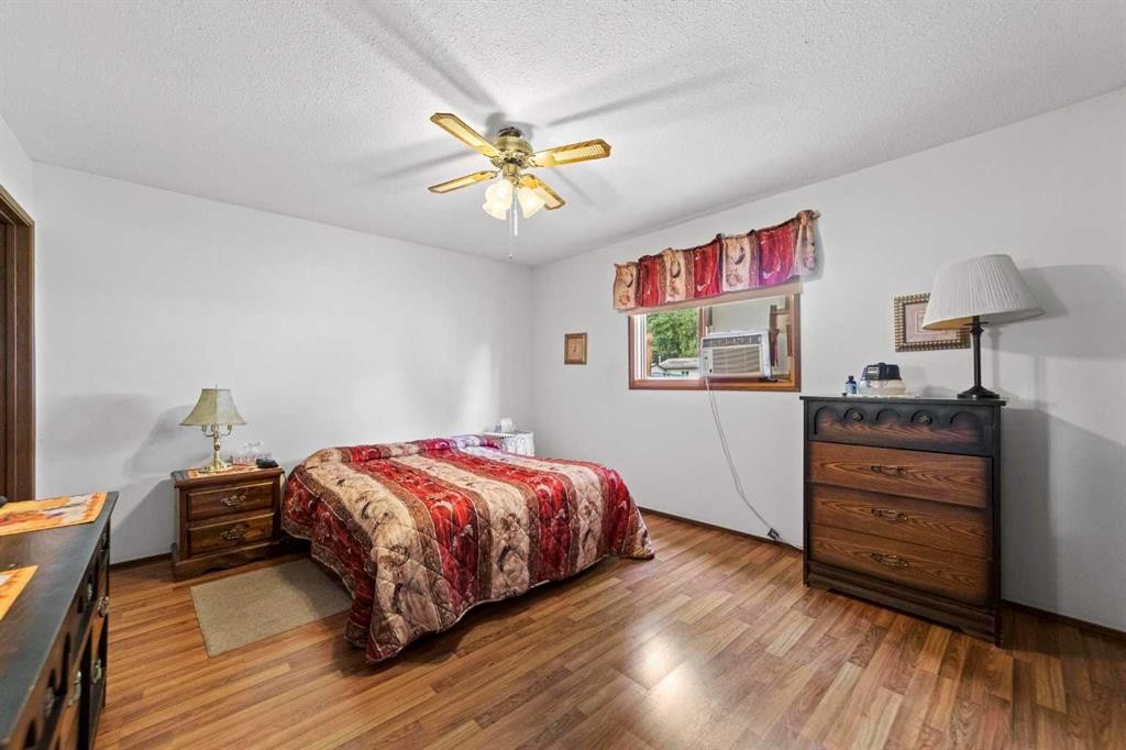 5205 48 Avenue, Sedgewick, AB - Indoor Photo Showing Bedroom