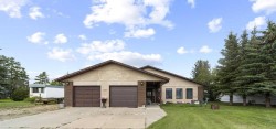 5205 48 Avenue Sedgewick, AB T0B 4C0