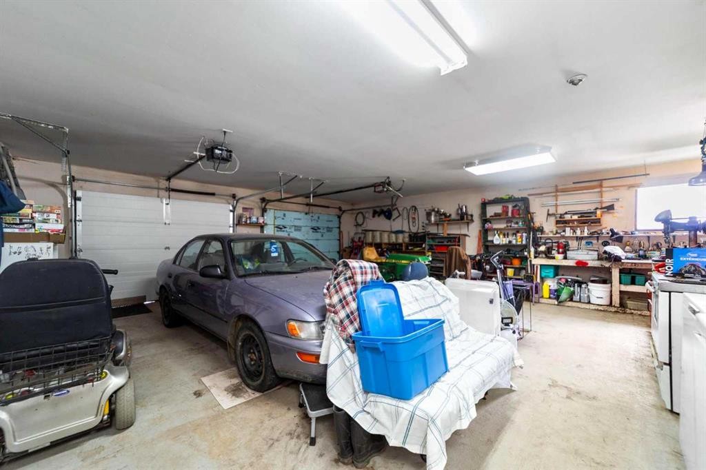 5205 48 Avenue, Sedgewick, AB - Indoor Photo Showing Garage