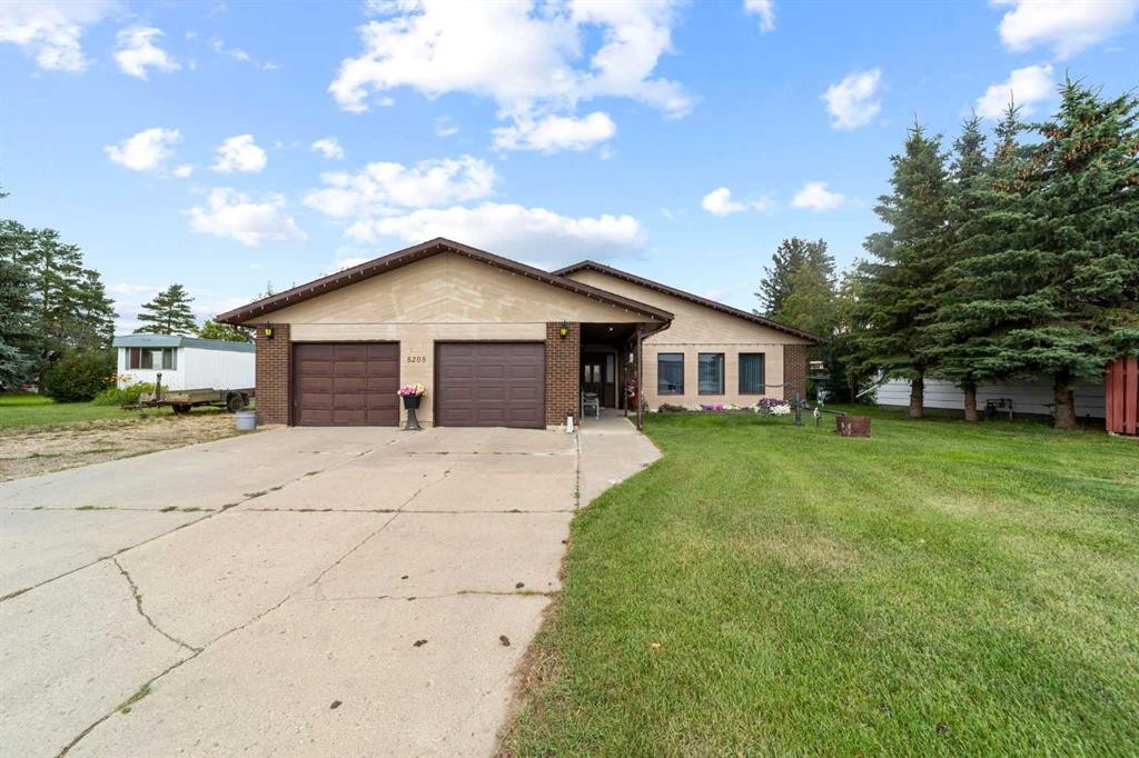 5205 48 Avenue, Sedgewick, AB - Outdoor