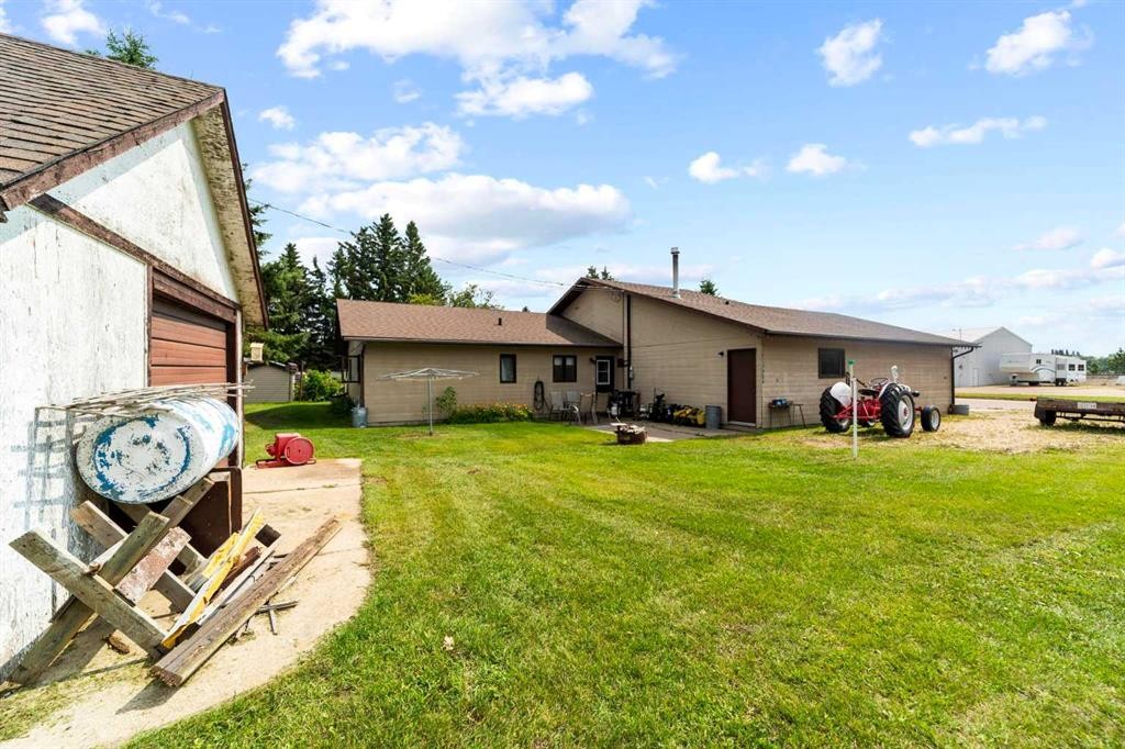 5205 48 Avenue, Sedgewick, AB - Outdoor