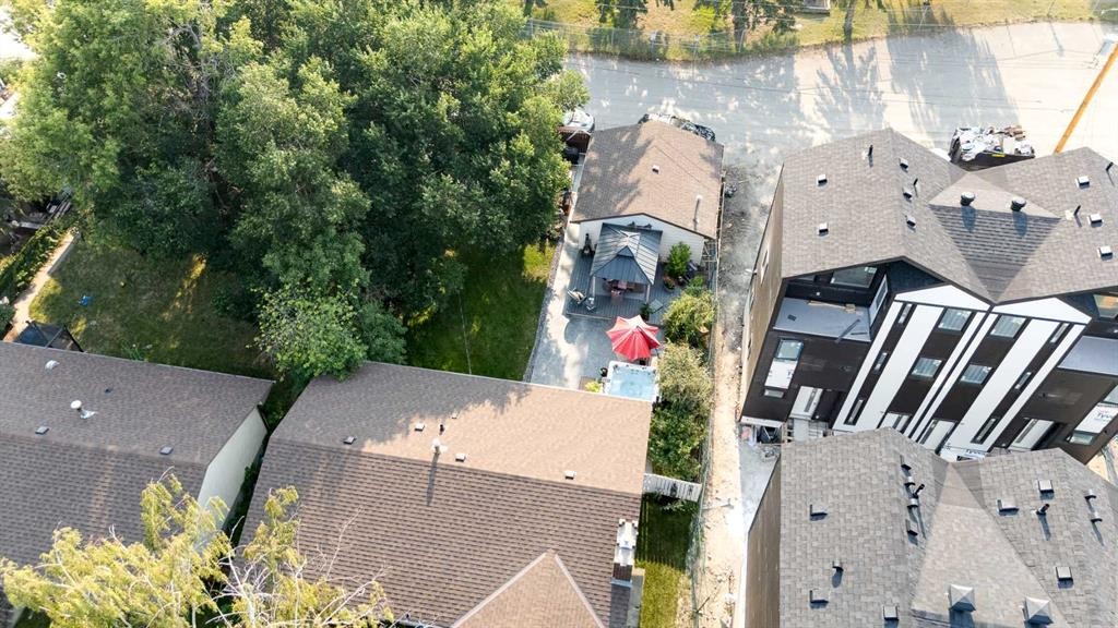 9111 Fairmount Drive Se, Calgary, AB - Outdoor