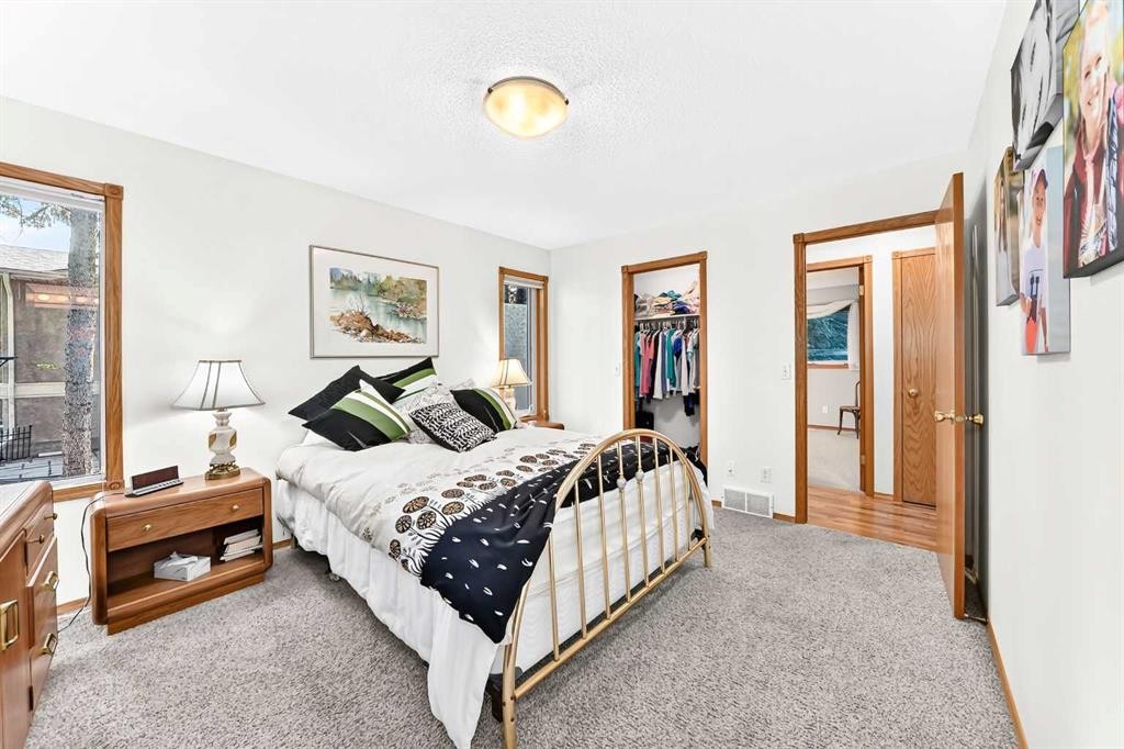 94 Hathaway Lane, Lacombe, AB - Indoor Photo Showing Bedroom