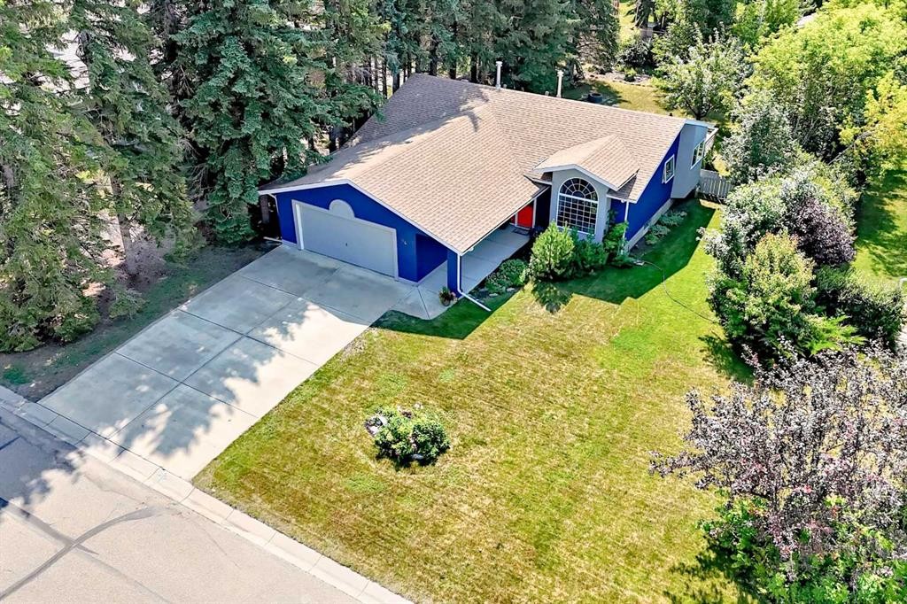 94 Hathaway Lane, Lacombe, AB - Outdoor