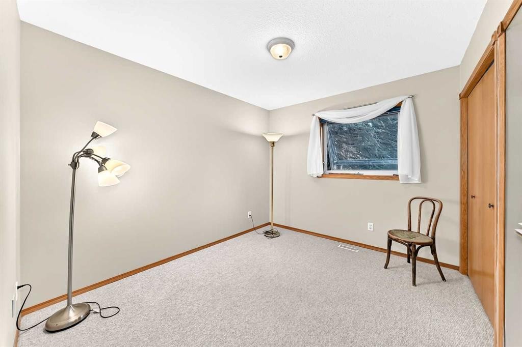 94 Hathaway Lane, Lacombe, AB - Indoor Photo Showing Other Room