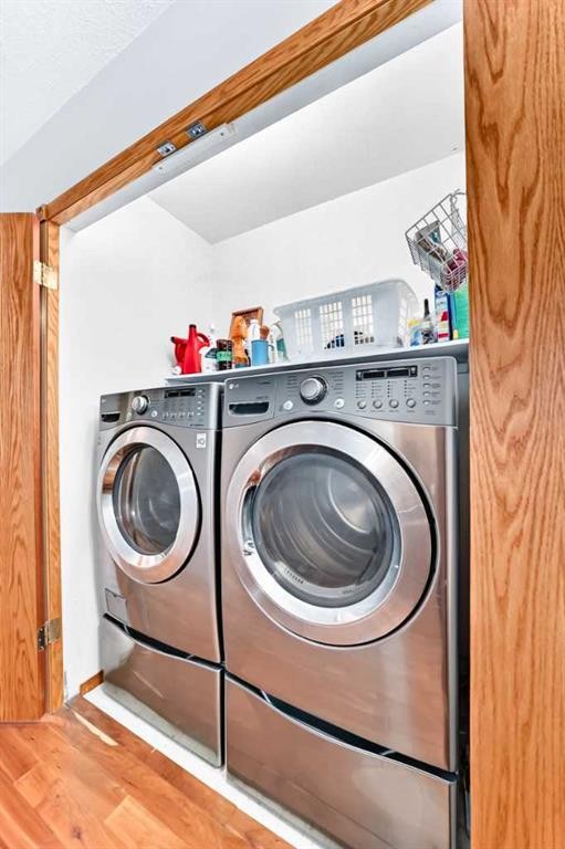 94 Hathaway Lane, Lacombe, AB - Indoor Photo Showing Laundry Room