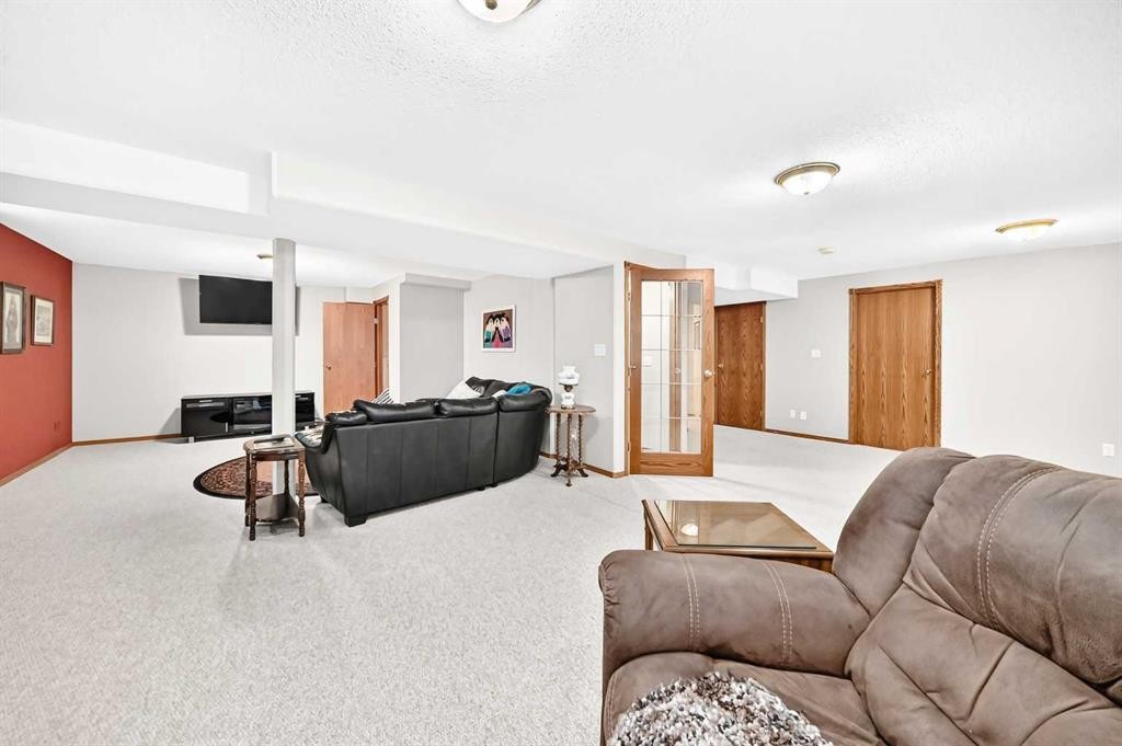 94 Hathaway Lane, Lacombe, AB - Indoor