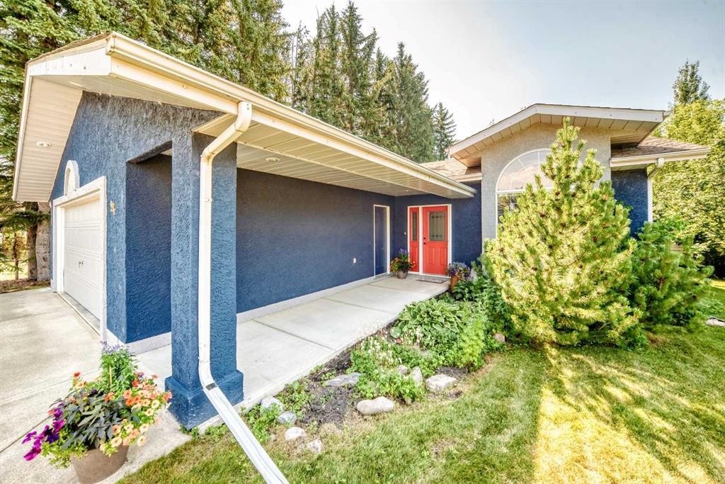 94 Hathaway Lane, Lacombe, AB - Outdoor