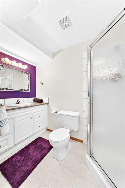94 Hathaway Lane, Lacombe, AB - Indoor Photo Showing Bathroom