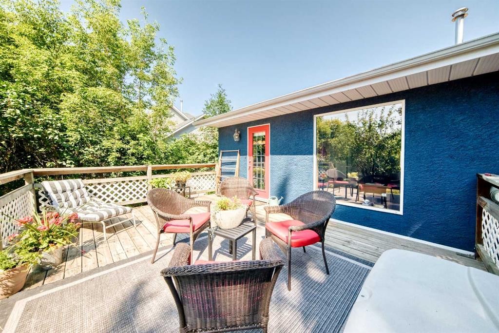 94 Hathaway Lane, Lacombe, AB - Outdoor With Deck Patio Veranda With Exterior