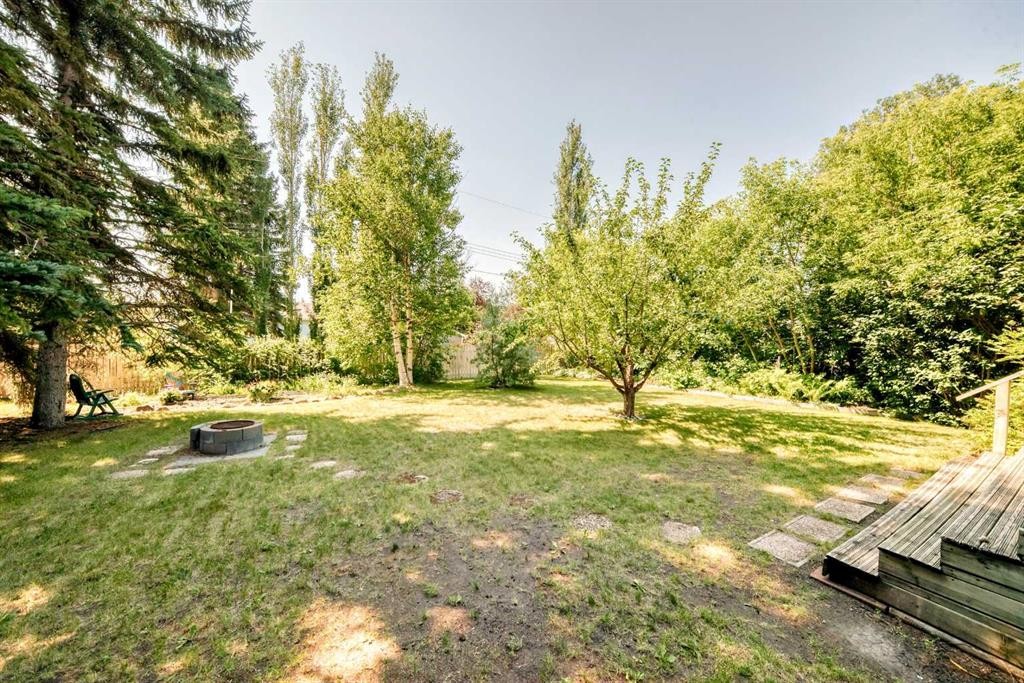 94 Hathaway Lane, Lacombe, AB - Outdoor
