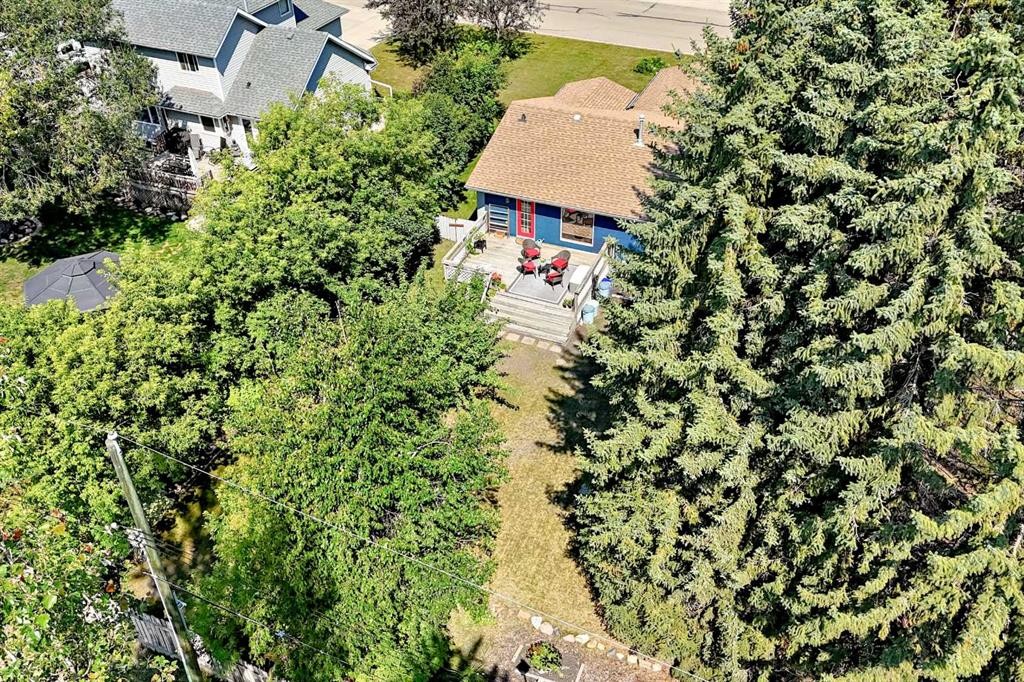 94 Hathaway Lane, Lacombe, AB - Outdoor