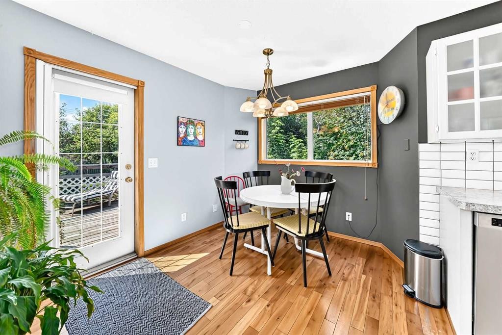 94 Hathaway Lane, Lacombe, AB - Indoor Photo Showing Dining Room