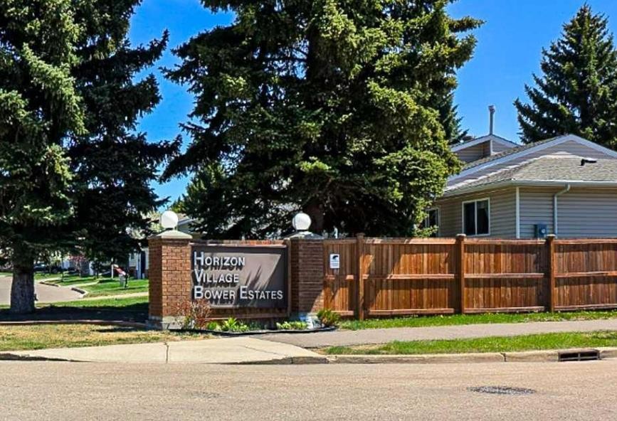 37-2821 Botterill Crescent, Red Deer, AB - Outdoor
