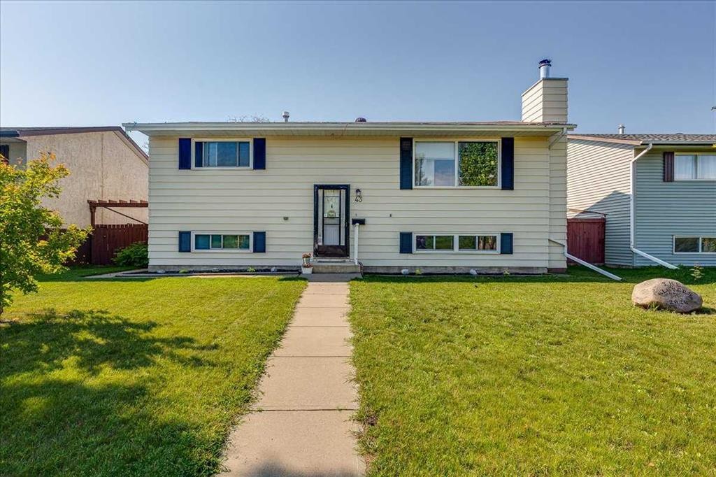 43 Oak Street, Red Deer, AB - Outdoor