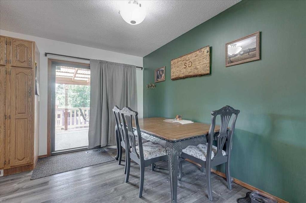 43 Oak Street, Red Deer, AB - Indoor Photo Showing Dining Room