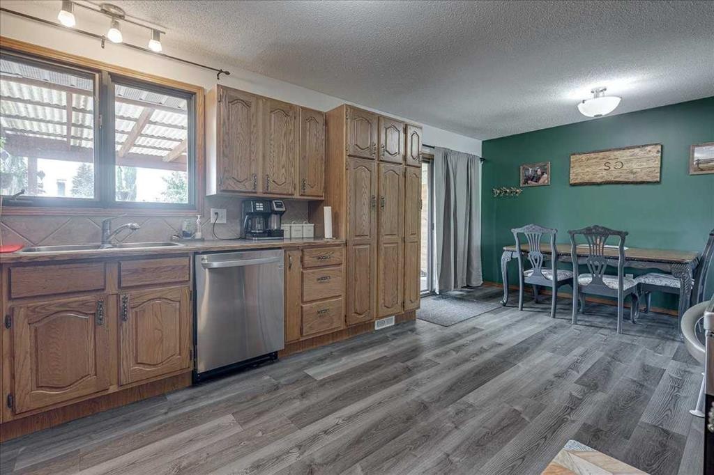 43 Oak Street, Red Deer, AB - Indoor