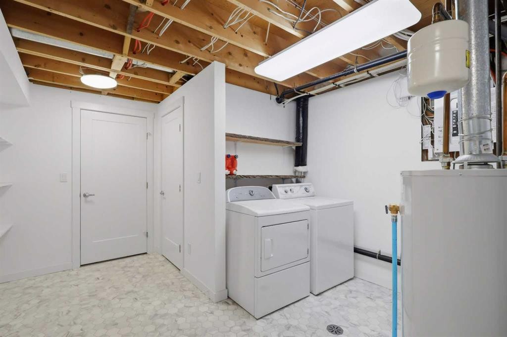 36 Anders Street, Red Deer, AB - Indoor Photo Showing Laundry Room
