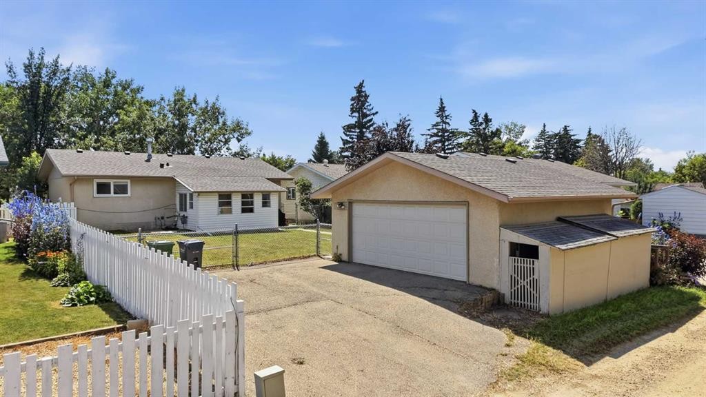 36 Anders Street, Red Deer, AB - Outdoor