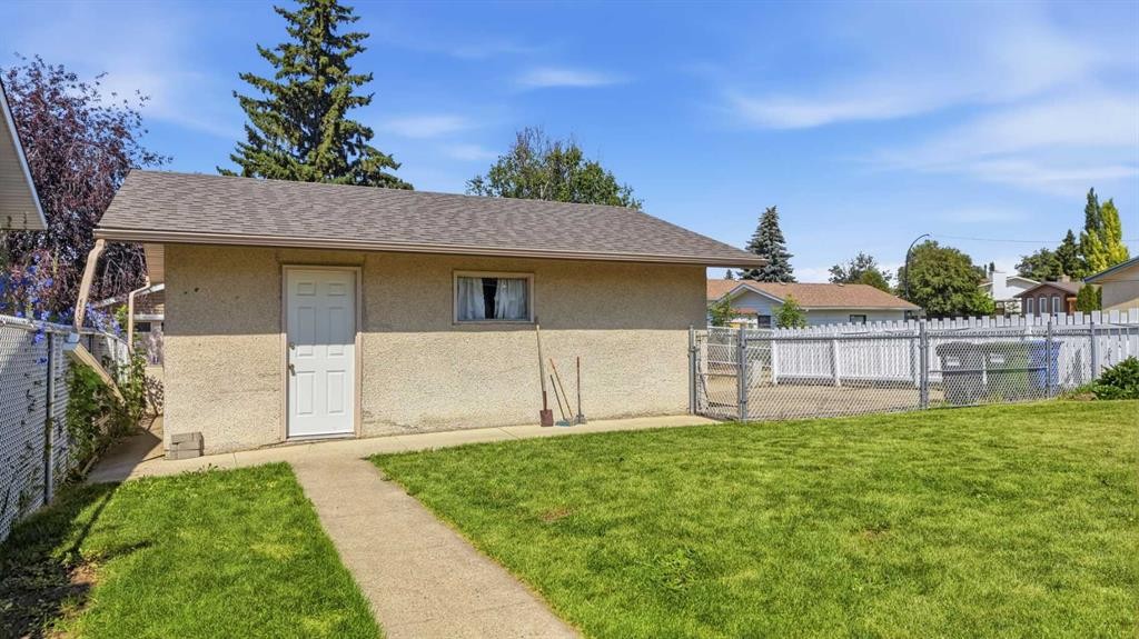 36 Anders Street, Red Deer, AB - Outdoor