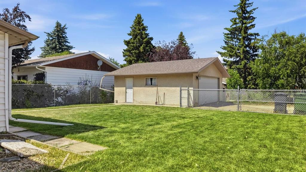 36 Anders Street, Red Deer, AB - Outdoor
