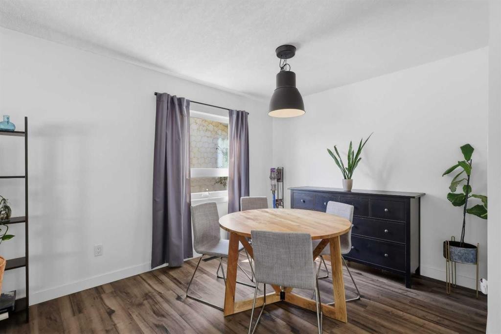 36 Anders Street, Red Deer, AB - Indoor Photo Showing Dining Room