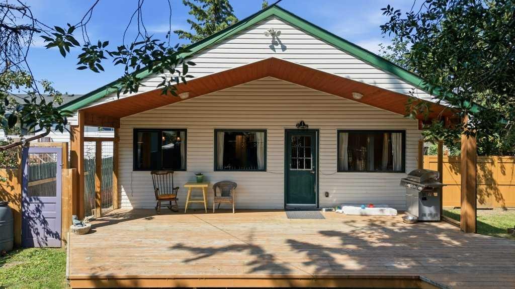 5127 50 A Avenue, Sylvan Lake, AB - Outdoor With Exterior