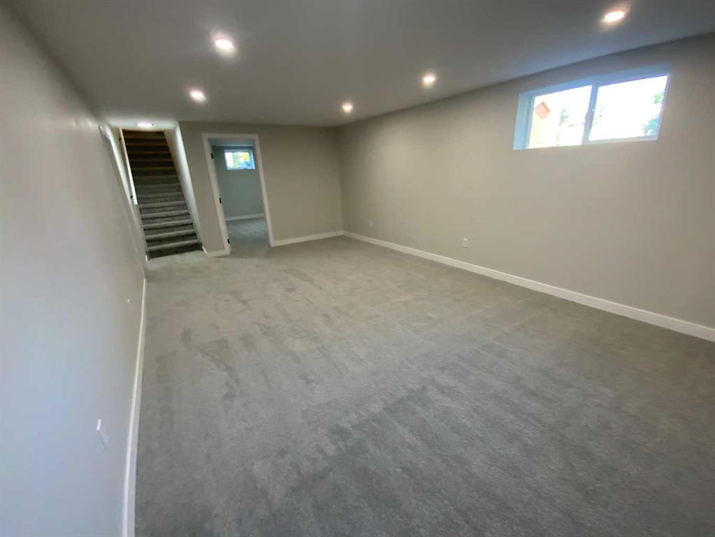 325 Aberdeen Avenue, Carbon, AB - Indoor Photo Showing Basement