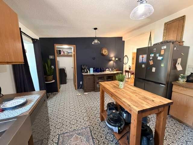 5412 49 A Avenue, Alix, AB - Indoor