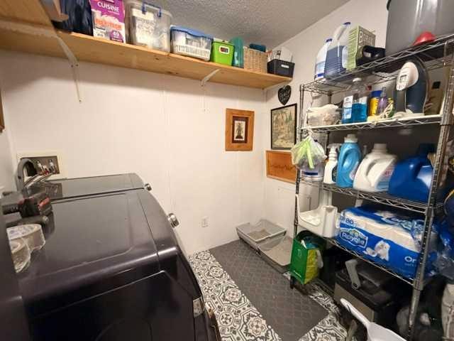 5412 49 A Avenue, Alix, AB - Indoor